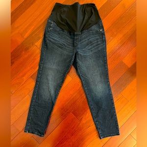 Skinny maternity jeans with cross-over panel